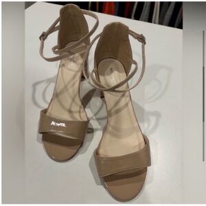 Benjamin Walk Jackie Block Heel Patent Leather Nude Strappy Heel Womens Size 8